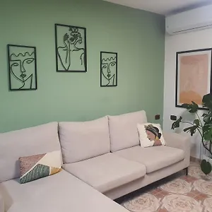Away From Apartamento